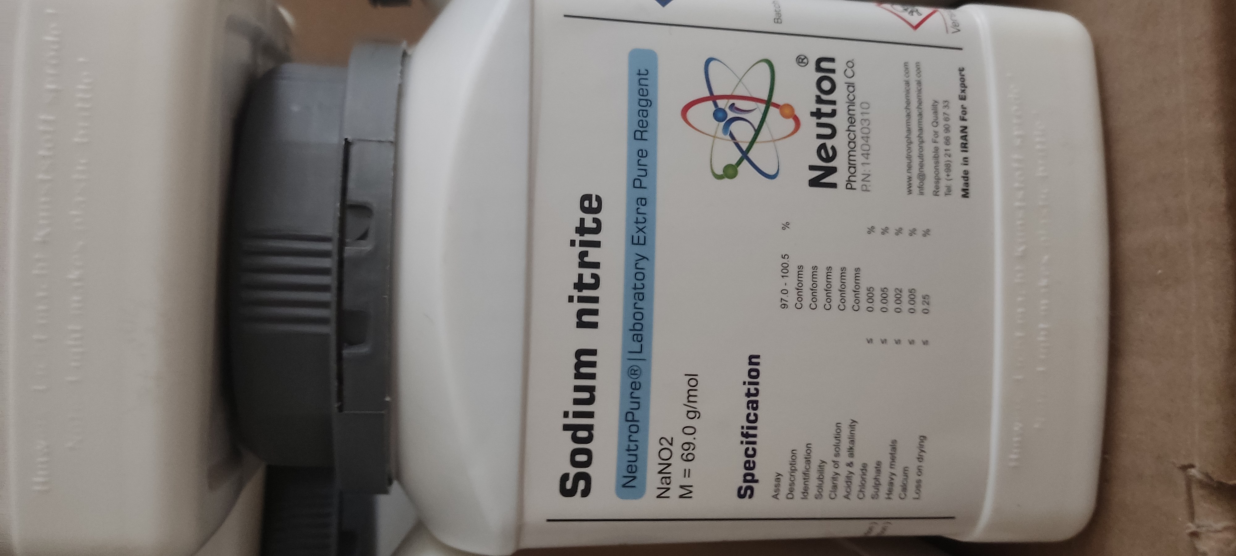 سدیم نیتریت گرید Extra pure برند نوترون وزن یک کیلوگرم