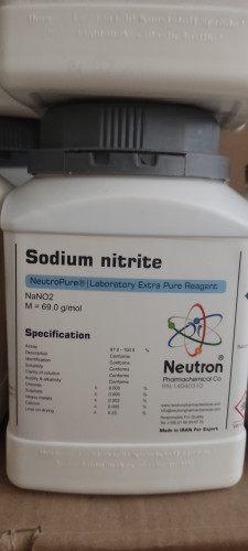 سدیم نیتریت گرید Extra pure برند نوترون وزن یک کیلوگرم